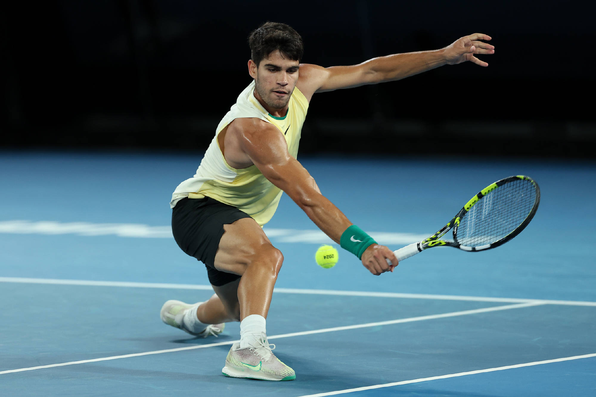 澳网轻取美网，阿尔卡拉斯点燃赛场